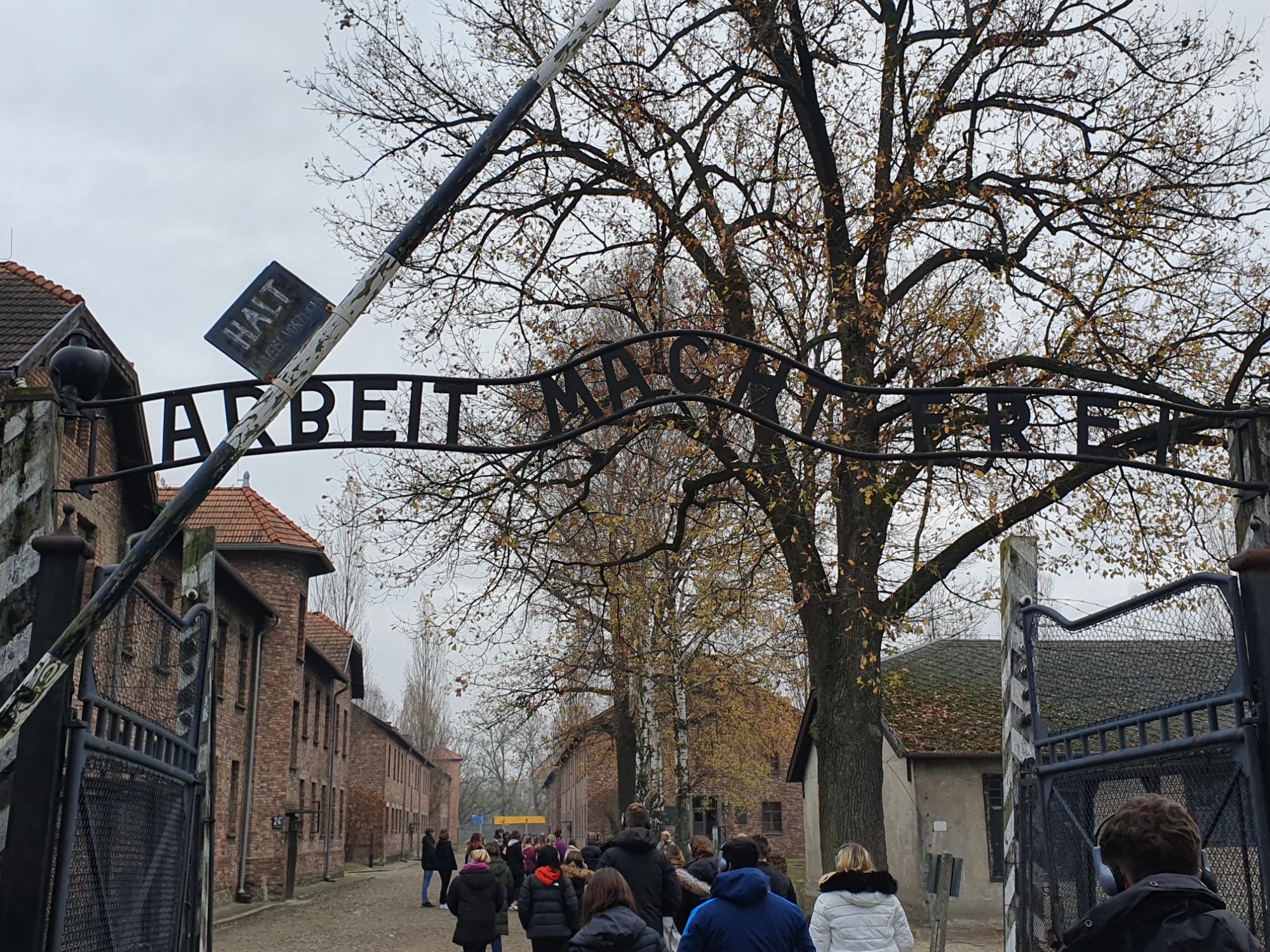 Arbeit macht frei gates